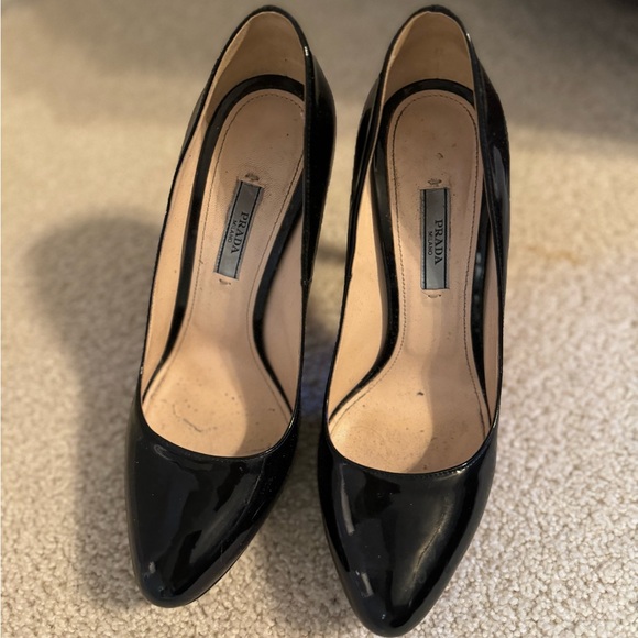 Prada Glossy Black Heels - Picture 1 of 4